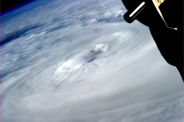 cyclone-dianne-forms-off-the-northwest-coast-of-australia_5457997119_o.jpg