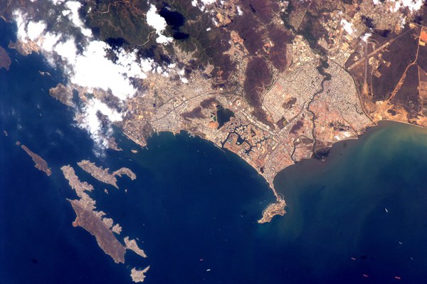 barcelona-and-puerto-la-cruz-venezuela_5594731288_o.jpg