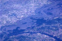 swollen-mississippi-river-near-memphis-33_5731291813_o.jpg