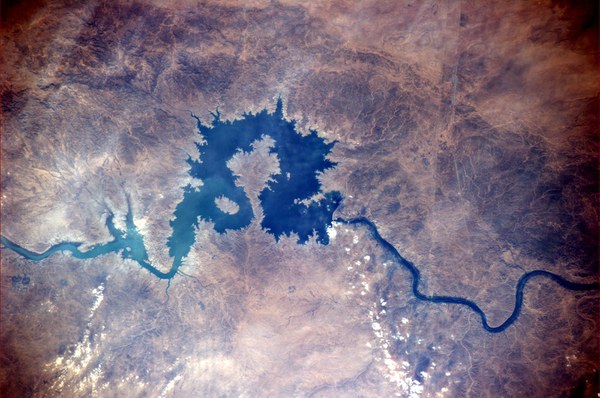 euphrates-river-iraq_5372148925_o.jpg