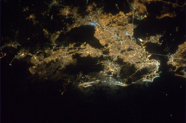 even-at-night-the-famous-beaches-shine-in-this-south-american-city_5342236692_o.jpg