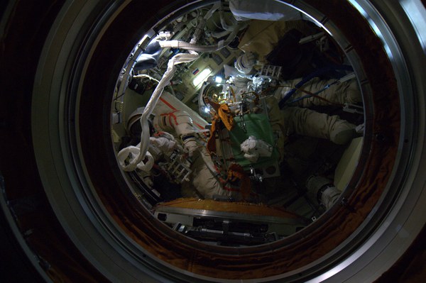 the-spacewalk-suits-also-need-to-rest-and-recharge_5389403923_o.jpg