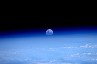 supermoon-rise-seen-from-space-36_5545814749_o.jpg