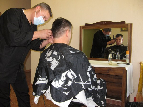 l-3-traditional-haircut_5268364012_o.jpg