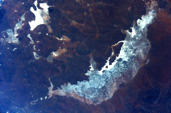 australias-ephemeral-salt-lake-torrens_24517538018_o.jpg