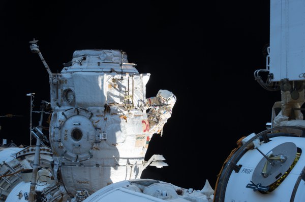 sergey-and-fyodor-during-their-spacewalk-on-august-17_36380917380_o.jpg
