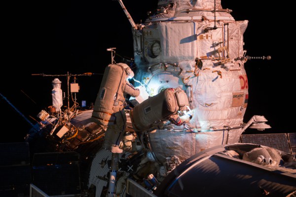 sergey-and-fyodor-during-their-spacewalk-on-august-17_36730726566_o.jpg